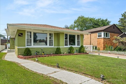 6840 N Keystone Ave, Lincolnwood, IL, 60712-4613 | Card Image