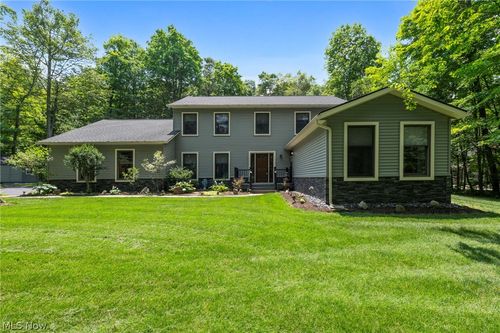 5196 Linda Dr, Medina, OH, 44256-7813 | Card Image
