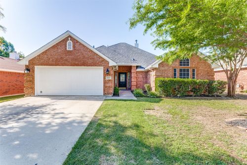 1097 Springhill Dr, Saginaw, TX, 76179-3466 | Card Image