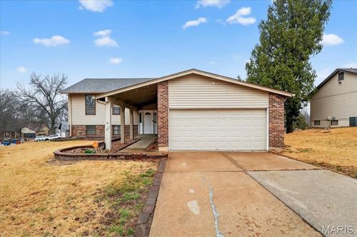 5227 Suntrail Dr, Black Jack, MO, 63033-4422 | Card Image