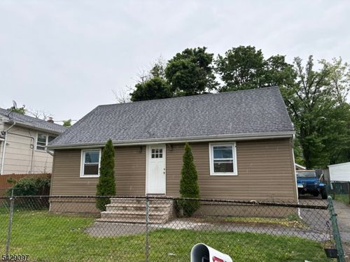 94 Martin St, Somerset, NJ, 08873-3134 | Card Image