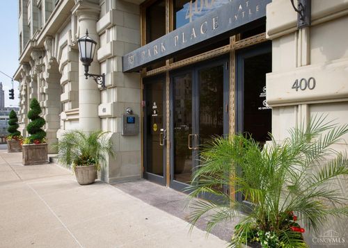 400 Pike St, Cincinnati, OH, 45202 | Card Image