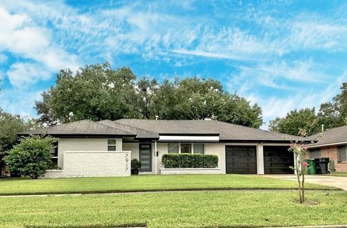 7917 Ridgeview Dr, Houston, TX, 77055-1512 | Card Image