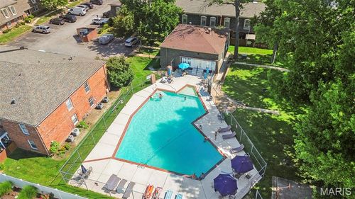 a-4351 Chateau De Ville Dr, Saint Louis, MO, 63129-1826 | Card Image