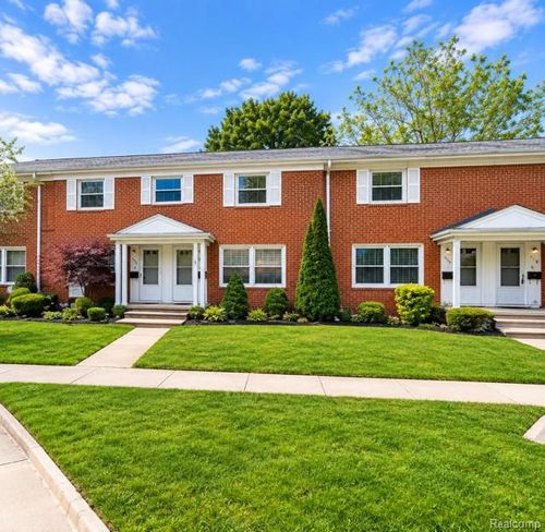 6882 Country Ln, Dearborn Heights, MI, 48127-2602 | Card Image