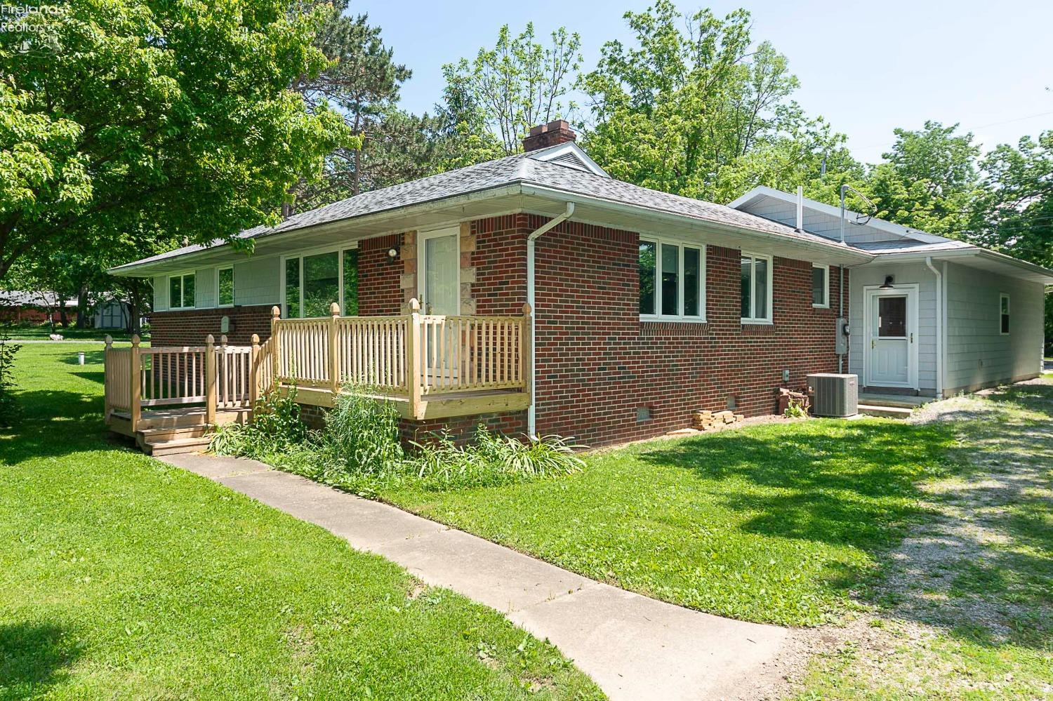 Ridge Rd, Port Clinton, OH 43452