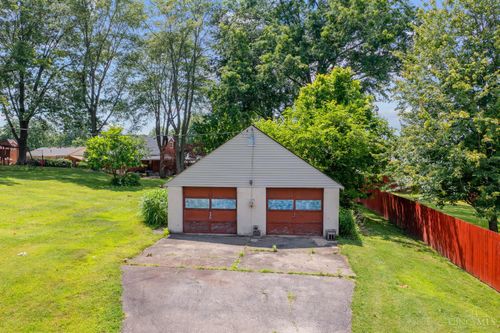 10561 Plainfield Rd, Blue Ash, OH, 45241-2905 | Card Image