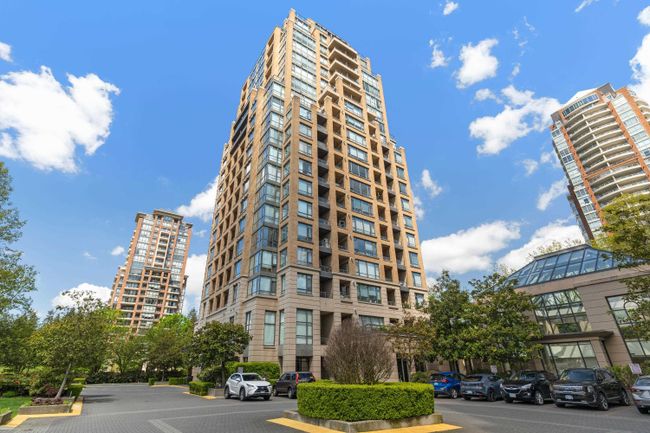 2101 - 7368 Sandborne Avenue, Condo with 2 bedrooms, 2 bathrooms and 2 parking in Burnaby BC | Image 2