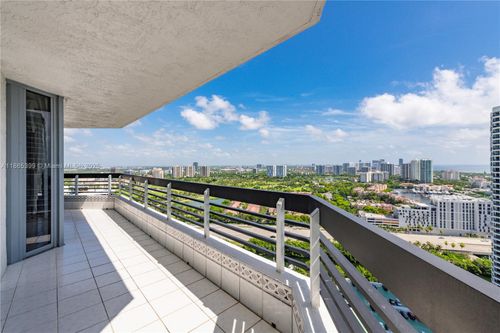 apt-3206-3530 Mystic Pointe Dr, Aventura, FL, 33180-4536 | Card Image