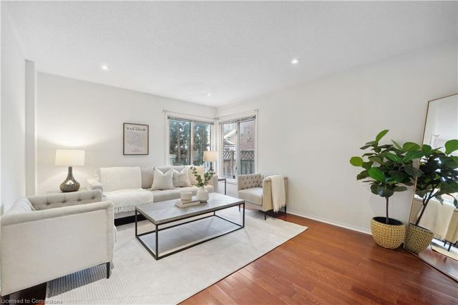 3962 Renfrew Cres, House other with 4 bedrooms, 4 bathrooms and 4 parking in Mississauga ON | Image 4