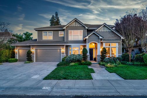 1714 Arena Dr, Davis, CA, 95618-6751 | Card Image