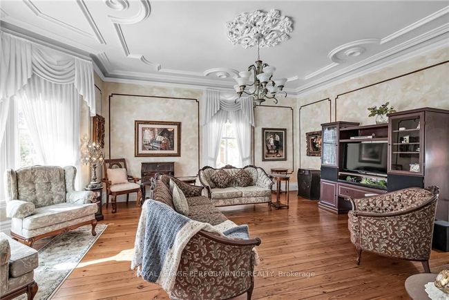 11 Oak St, House other with 5 bedrooms, 3 bathrooms and 5 parking in Lancaster ON | Image 4