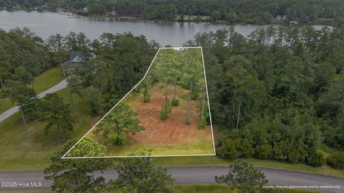 18-170 Waters Edge Ln, Oriental, NC, 28571-9145 | Card Image