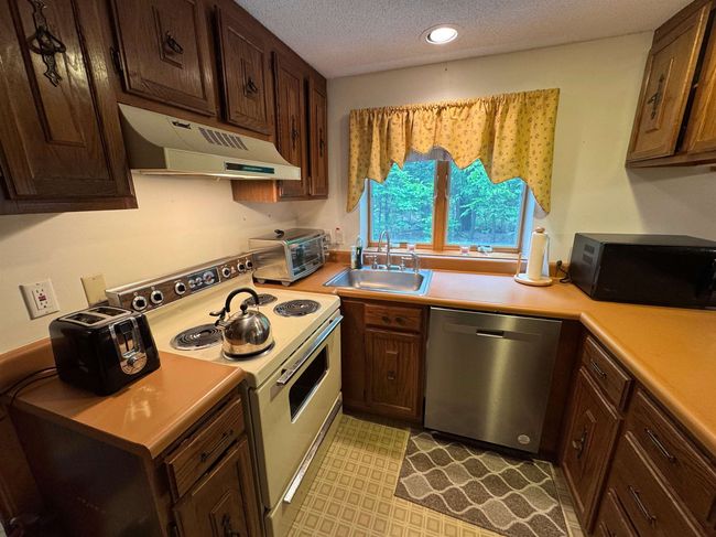 F - 11F Snow Tree Ln, Condo with 1 bedrooms, 2 bathrooms and null parking in West Dover VT | Image 14