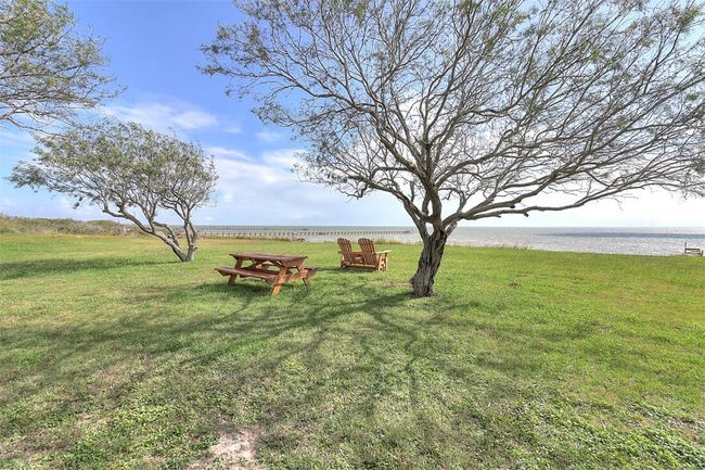 1010 First St Street, House other with 6 bedrooms, 4 bathrooms and 8 parking in Bayside TX | Image 16