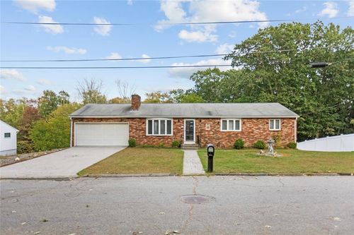 73 Grandview Dr, Cumberland, RI, 02864-6627 | Card Image