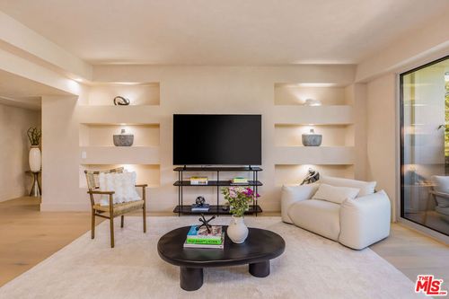 205-818 N Doheny Drive, West Hollywood, CA, 90069 | Card Image