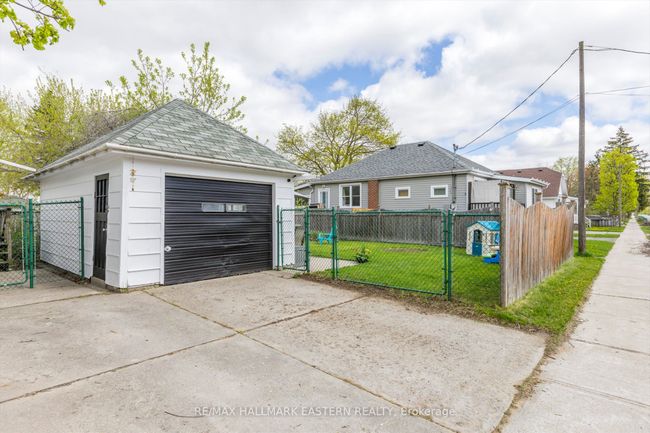706 Monaghan Rd, House other with 3 bedrooms, 1 bathrooms and 2 parking in Peterborough ON | Image 38