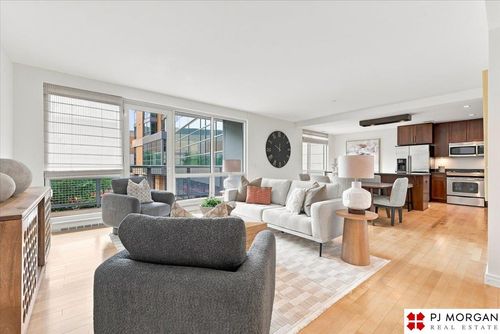 4300-200 S 31st Ave, Omaha, NE, 68131-1407 | Card Image