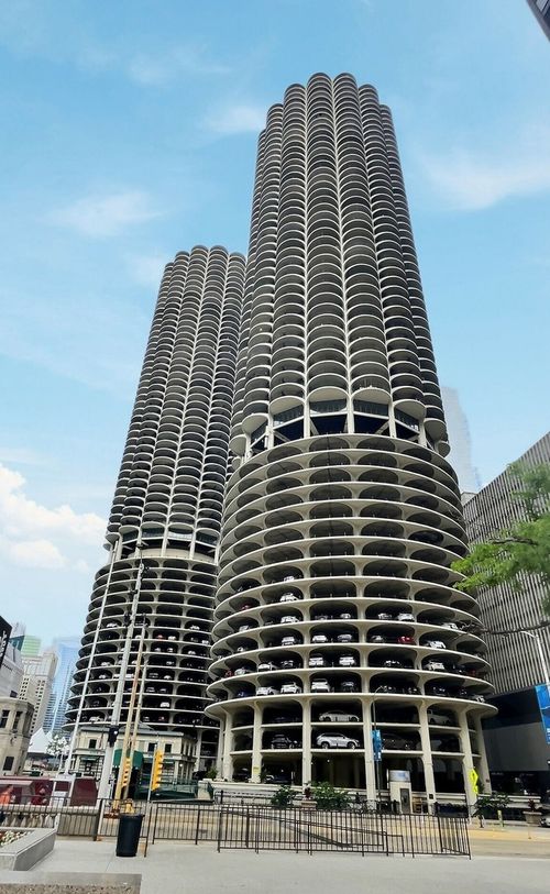 apt-4325-300 State St, Chicago, IL, 60654-3037 | Card Image
