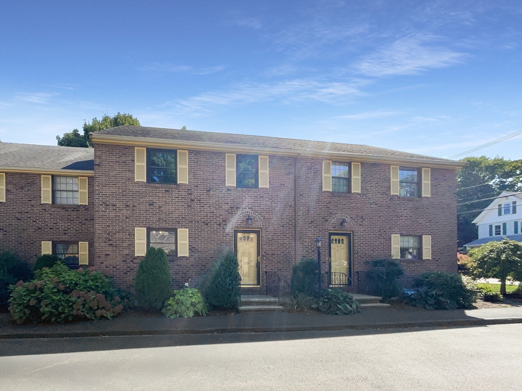 Walnut St, Newtonville, MA 02460
