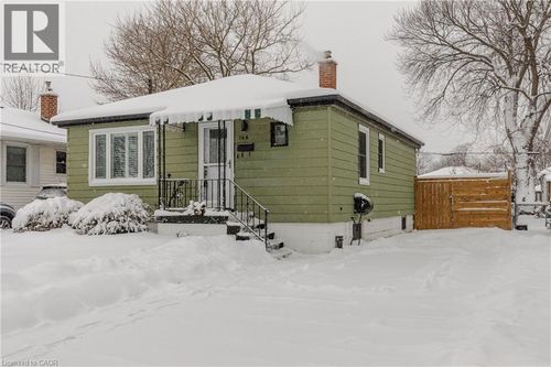 168 E 45th St, Hamilton, ON, L8T3K3 | Card Image