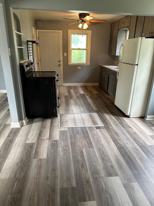 551 Center St, House other with 2 bedrooms, 2 bathrooms and null parking in Tracy MN | Image 4