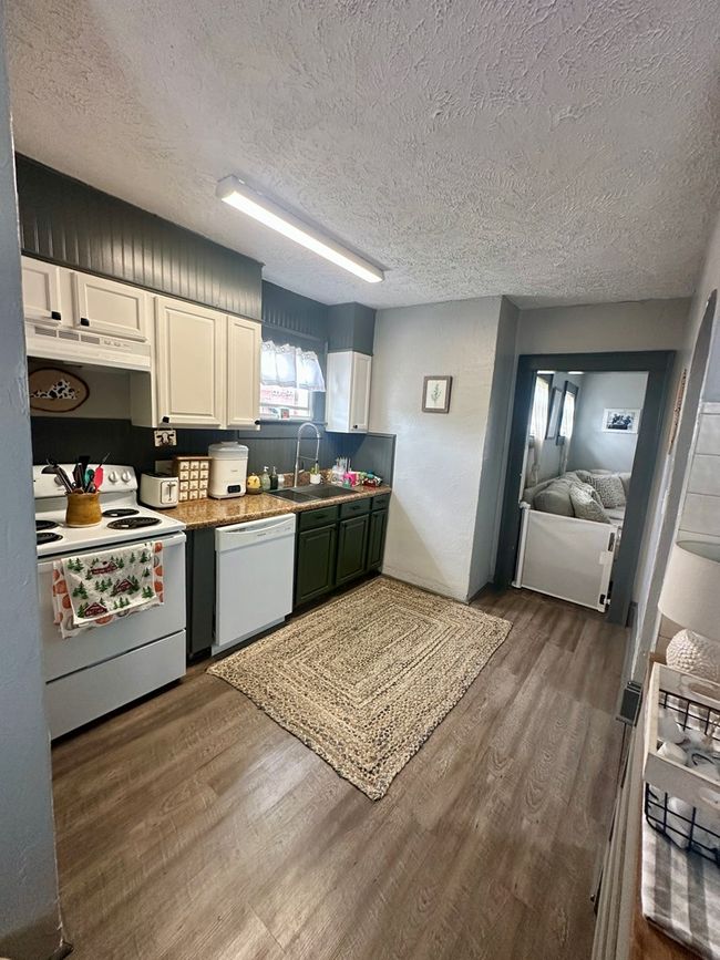 103 E Virginia St, House other with 4 bedrooms, 3 bathrooms and null parking in Galax VA | Image 13