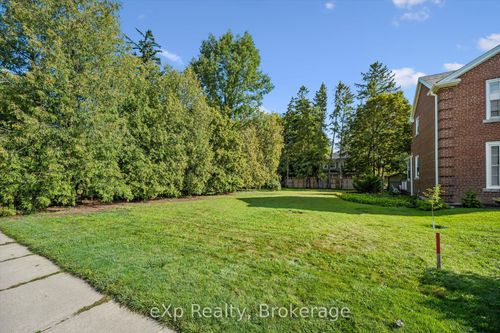 18 Prospect Ave, Guelph, ON, N1E4W6 | Card Image