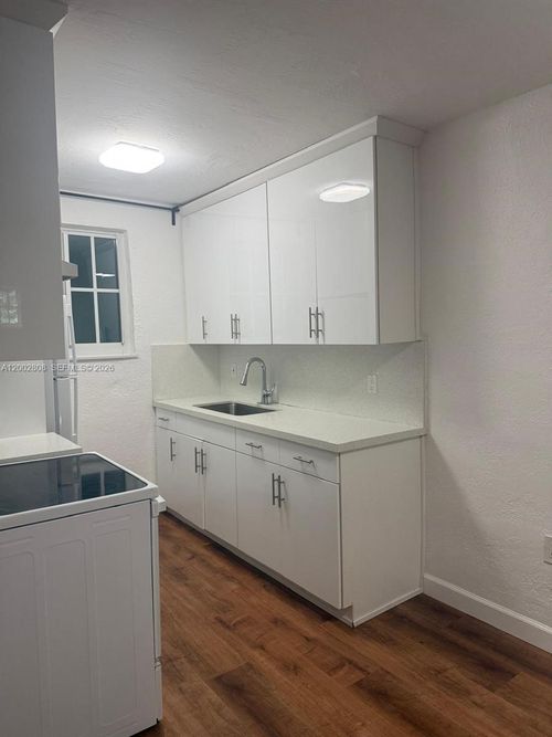 2-160 Ne 55th St, Miami, FL, 33137 | Card Image