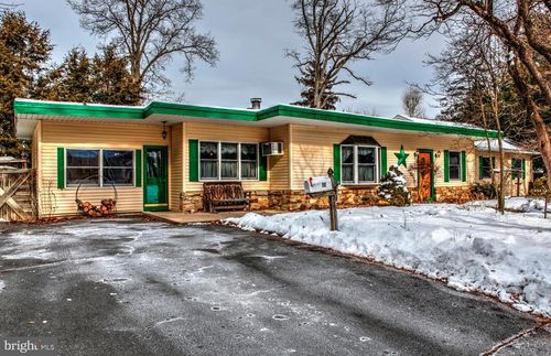 18 Monroe Dr, Hamilton, NJ, 08619-4323 | Card Image