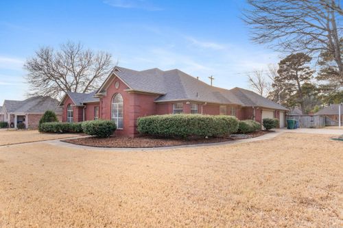 1655 Chicot Dr, Conway, AR, 72034-7381 | Card Image