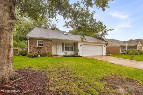 343 Lorraine Ave, Pass Christian, MS, 39571-4133 | Card Image