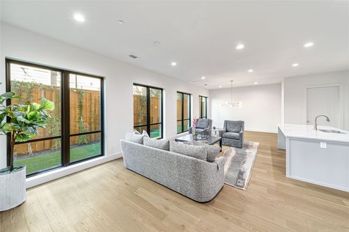 ste-1b-3601 Routh St, Dallas, TX, 75219-4943 | Card Image