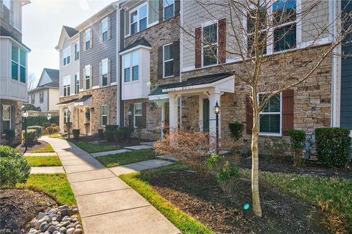 516 Clara Ln, Virginia Beach, VA, 23451-6479 | Card Image