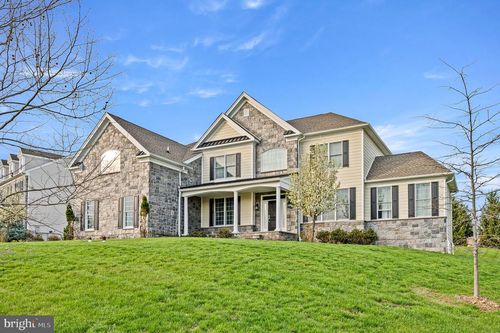 301 Greenbank Ln, NEWTOWN SQUARE, PA, 19073-4448 | Card Image