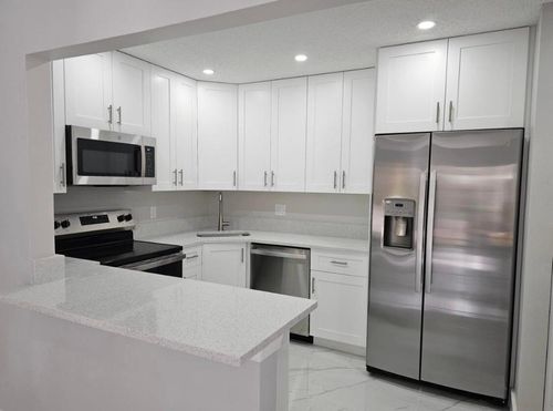apt-b2-4995 Sable Pine Cir, West Palm Beach, FL, 33417-3117 | Card Image