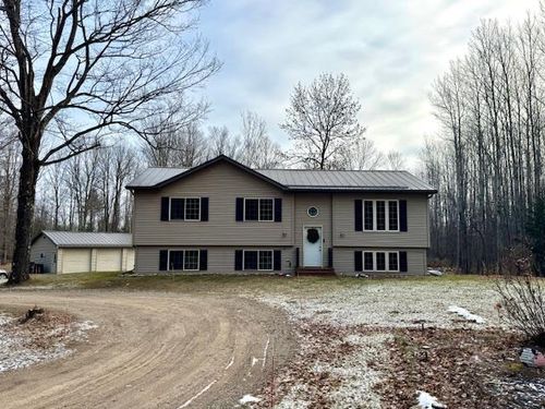 N4068 Bay De Noc Road, MENOMINEE, MI, 49858 | Card Image