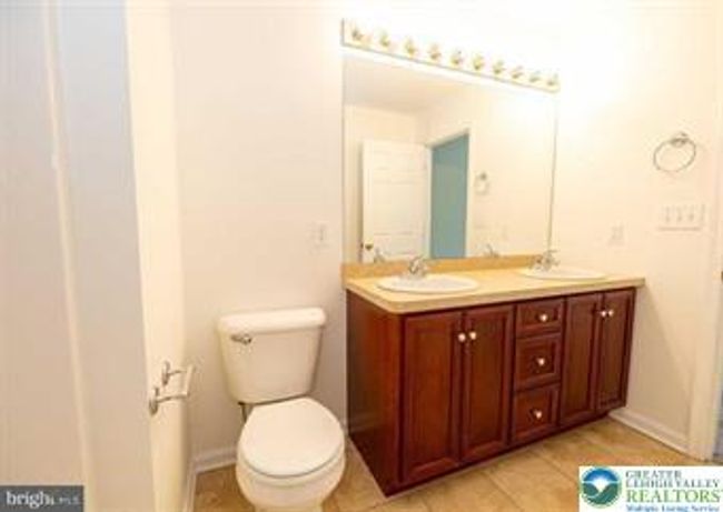 1509 Crest Park Ct, House other with 3 bedrooms, 3 bathrooms and null parking in BETHLEHEM PA | Image 8