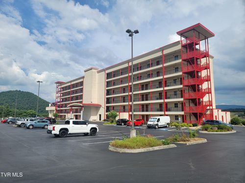 1505-210 Raceday Center Dr, Bristol, TN, 37620-1569 | Card Image