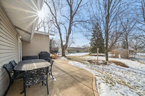 6828 Kincaid Ct, Woodridge, IL, 60517-1626 | Card Image