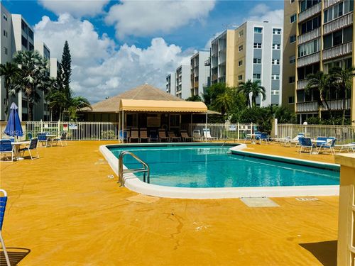 502-420 Ne 12th Ave, Hallandale Beach, FL, 33009-4569 | Card Image