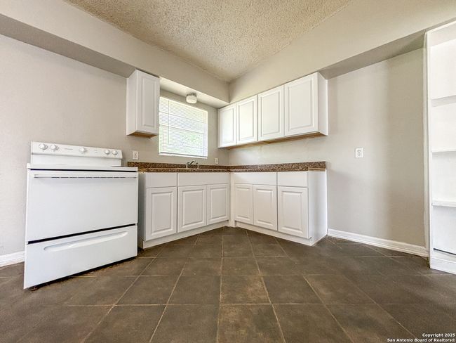 319 Hialeah Ave, House other with 2 bedrooms, 1 bathrooms and null parking in San Antonio TX | Image 9