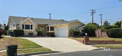 16718 Gledhill St, North Hills, CA, 91343-3169 | Card Image