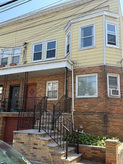 152 West 27th St, Bayonne, NJ, 07002 | Card Image