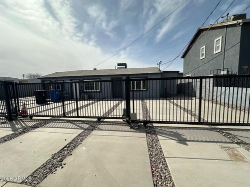 4028 S 15th St, Phoenix, AZ, 85040-1380 | Card Image