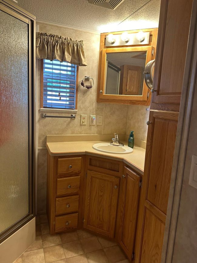 Bath Vanity and Storage.JPEG | Image 15