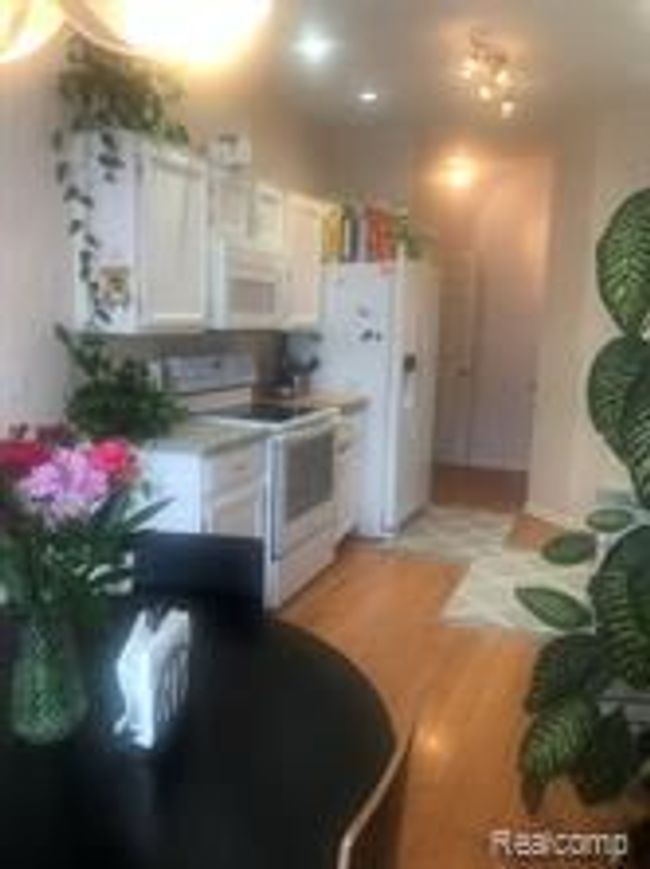 7363 Devonshire, Condo with 2 bedrooms, 3 bathrooms and null parking in West Bloomfield MI | Image 11