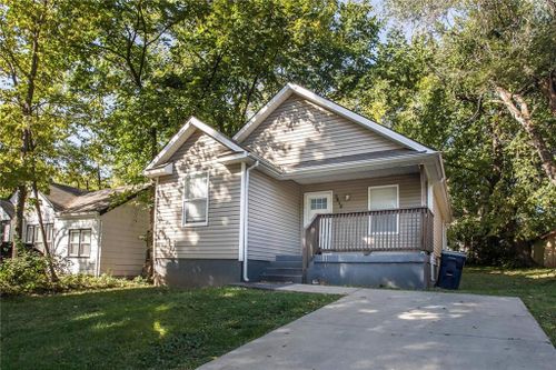 5810 Olive Street, Kansas City, MO, 64130 | Card Image