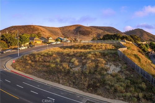 209 S 7th St, Lompoc, CA, 93436-7423 | Card Image